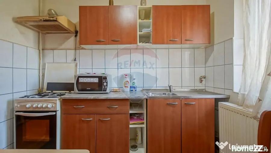 Apartament cu 4 camere semidecomandat în Stupini