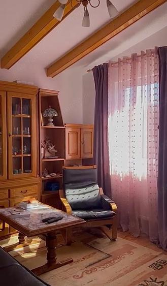 Casă cu 3 camere cu Teren 300 Mp în Câmpulung Moldovenesc