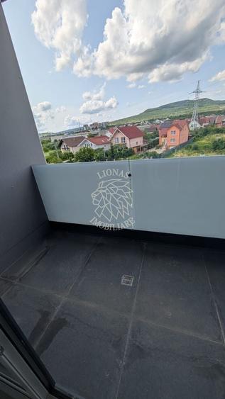 Apartament cu 4 camere decomandat în Calea Moldovei
