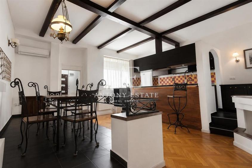 Apartament cu 4 camere decomandat, mobilat în Central