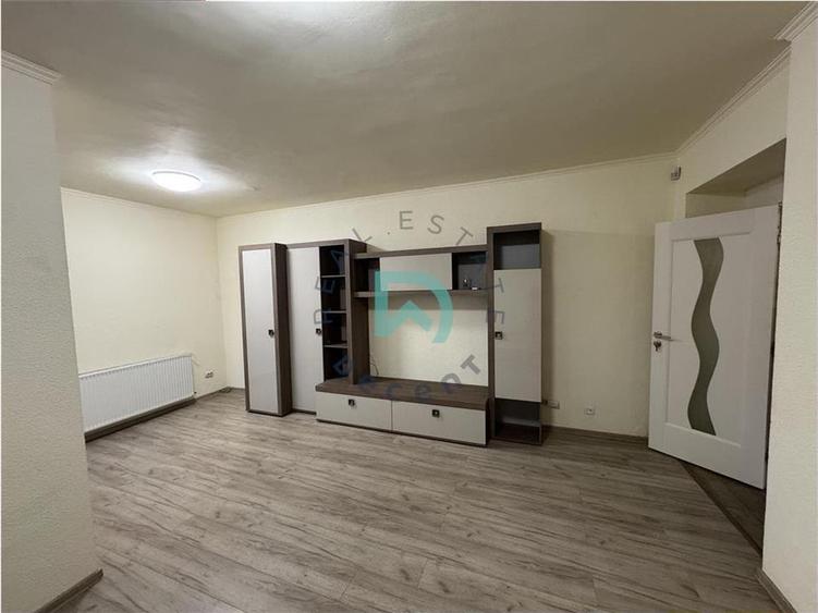 Apartament cu 4 camere decomandat în Centrul Civic