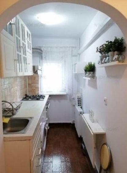 Apartament cu 2 camere decomandat, mobilat în Tei
