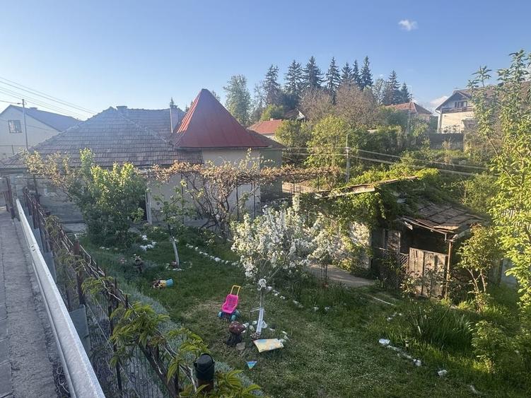 Casă cu 4 camere în Central