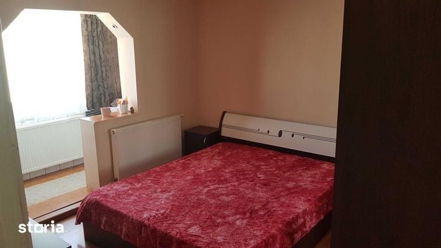 Apartament cu 3 camere decomandat în Sud