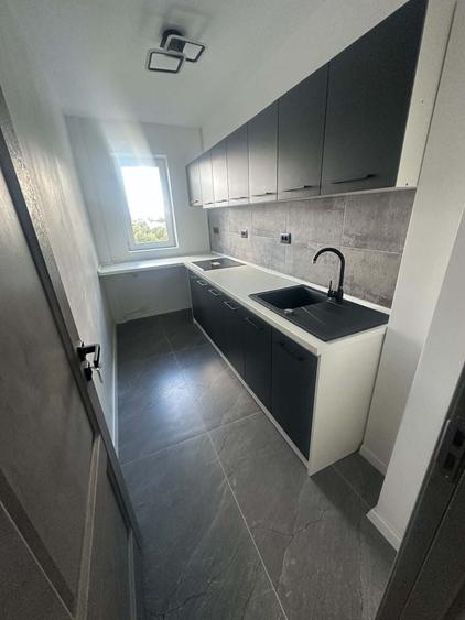 Apartament cu 3 camere decomandat în Exterior Vest