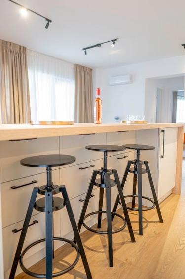 Apartament cu 2 camere semidecomandat în Aviației