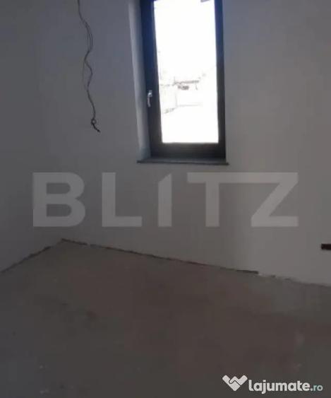 Casă cu 5 camere cu Teren 950 Mp în Central