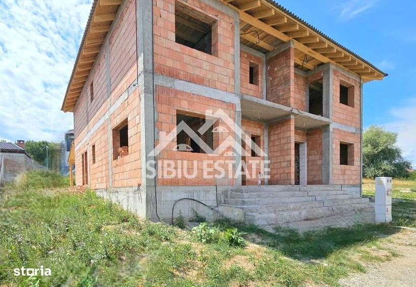 Casă cu 4 camere în Central