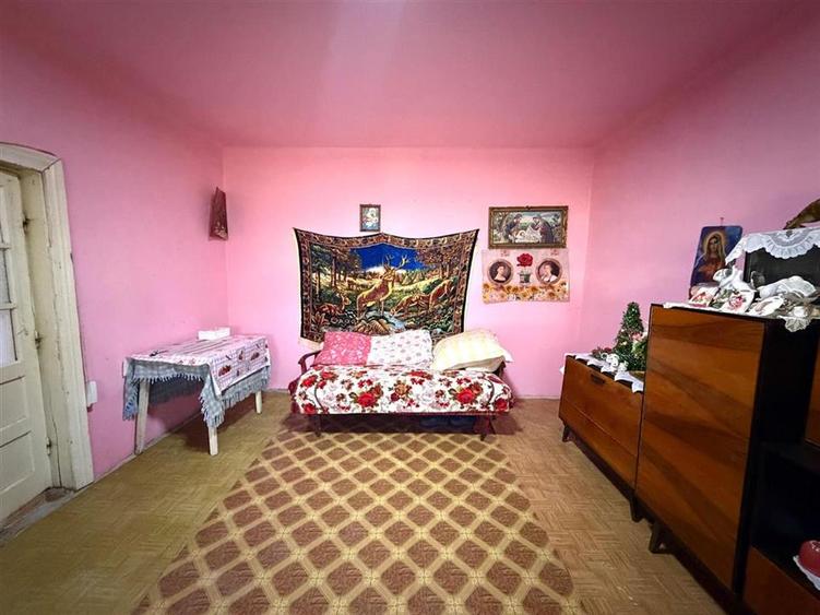 Casă cu 3 camere cu Teren 990 Mp în Tărian