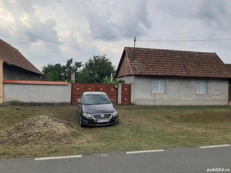 Casă cu 2 camere în Iratoșu