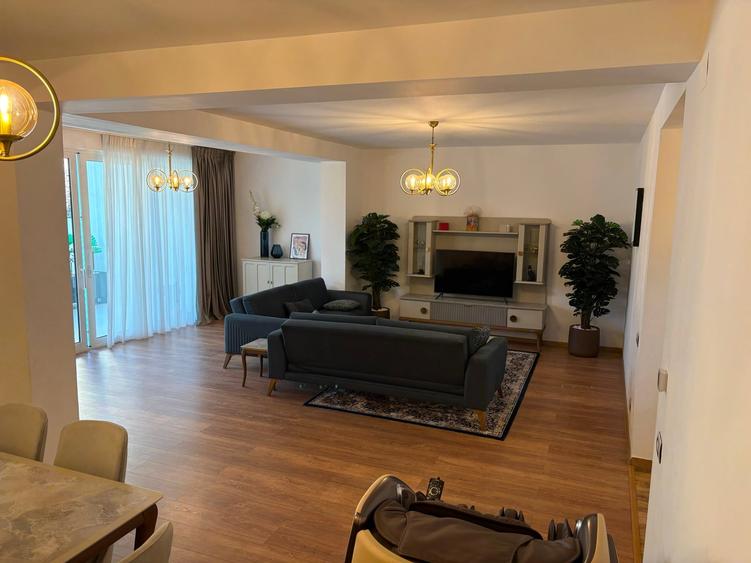 Casă cu 5 camere cu Teren 523 Mp în Pipera
