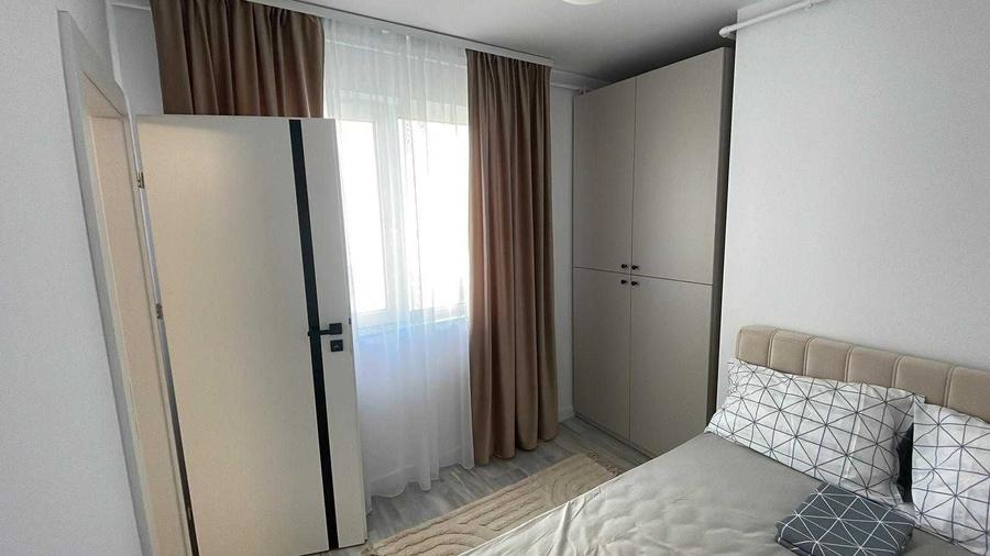 Apartament cu 3 camere decomandat în Florești