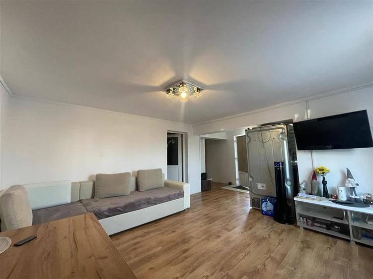 Casă individuală cu 3 camere cu Teren 744 Mp în Leș