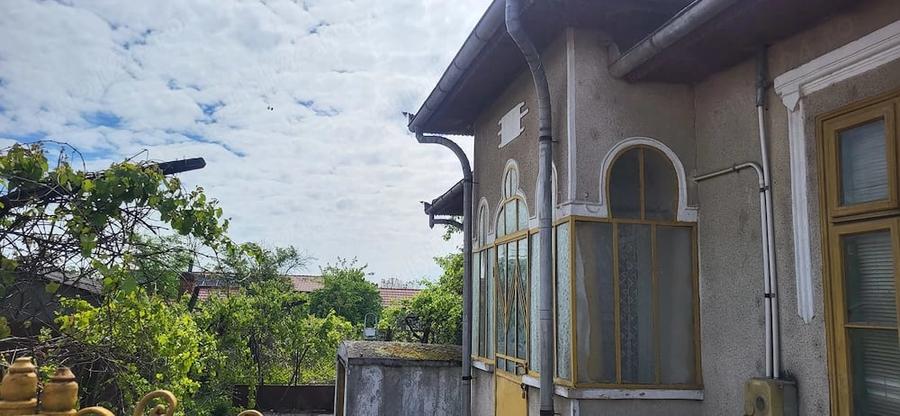 Casă cu Teren 1000 Mp în Maglavit