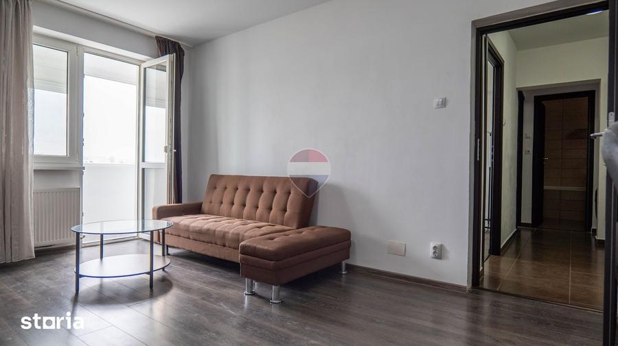 Apartament cu 3 camere în Tei