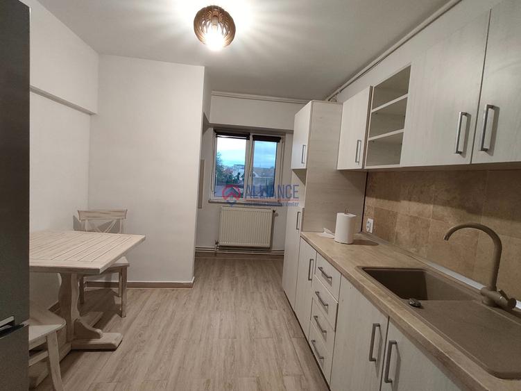Apartament cu 3 camere decomandat în Balada