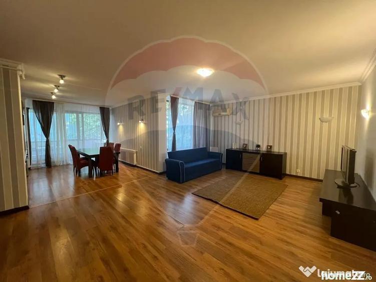 Apartament cu 3 camere semidecomandat în Domenii