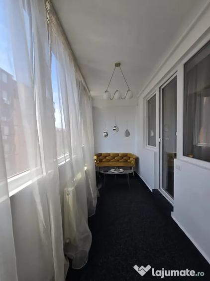 Apartament cu 2 camere decomandat în Roșu
