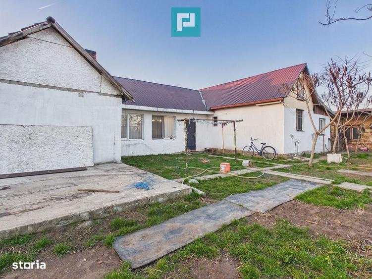 Casă cu 7 camere cu Teren 3141 Mp în Macea
