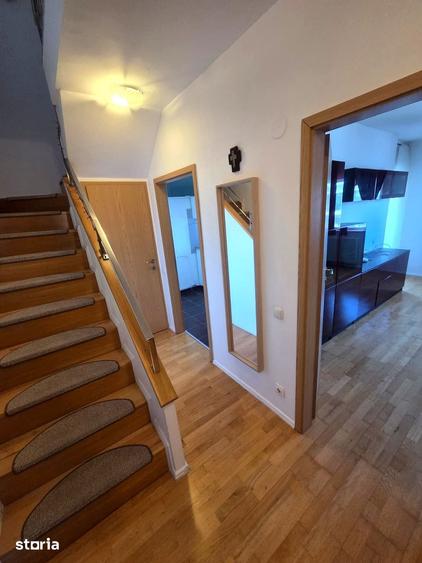 Apartament cu 3 camere decomandat în Tei
