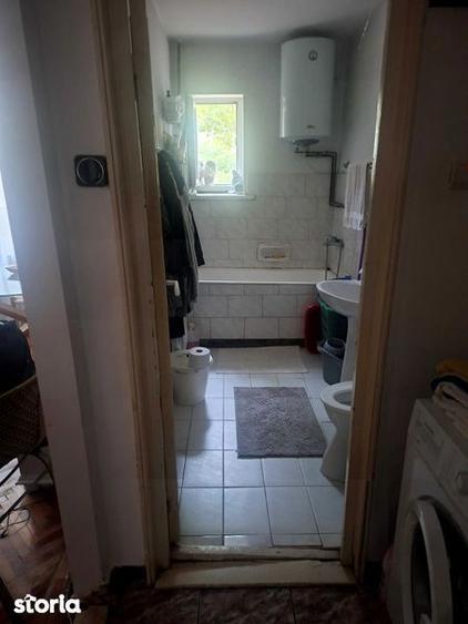 Apartament cu 3 camere semidecomandat în Crihala
