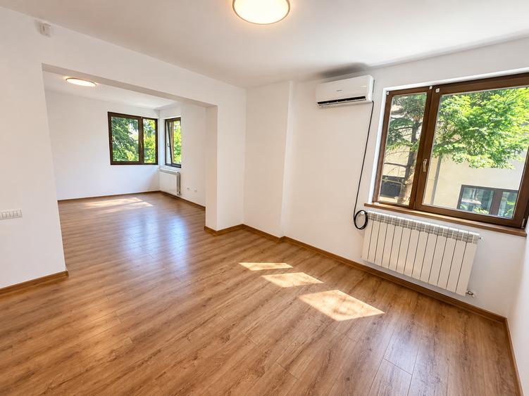 Apartament cu 3 camere decomandat în Domenii