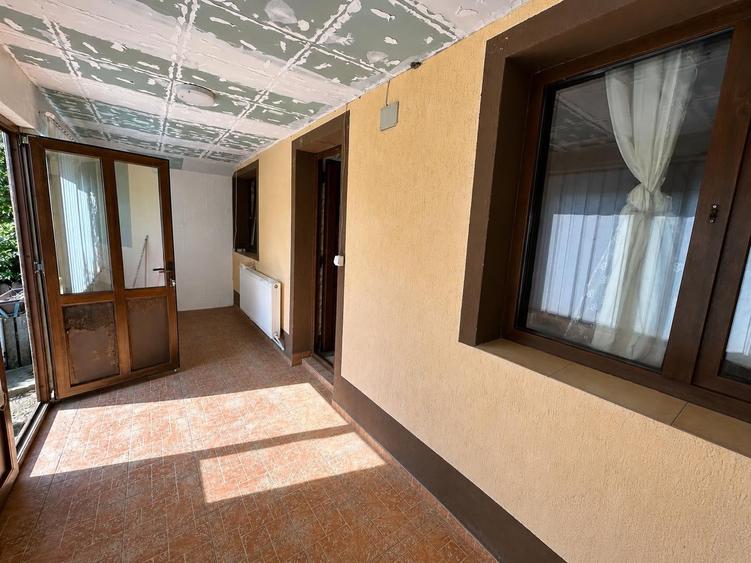 Casă individuală cu 4 camere cu Teren 1330 Mp în Central