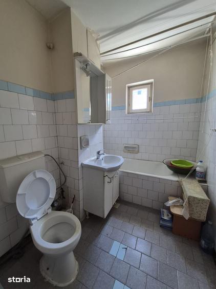Apartament cu 2 camere decomandat în Rovine