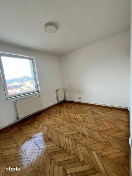 Apartament cu 4 camere decomandat în Central