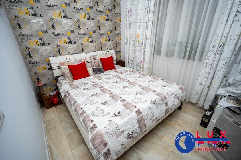 Casă individuală cu 5 camere cu Garaj în Mineri