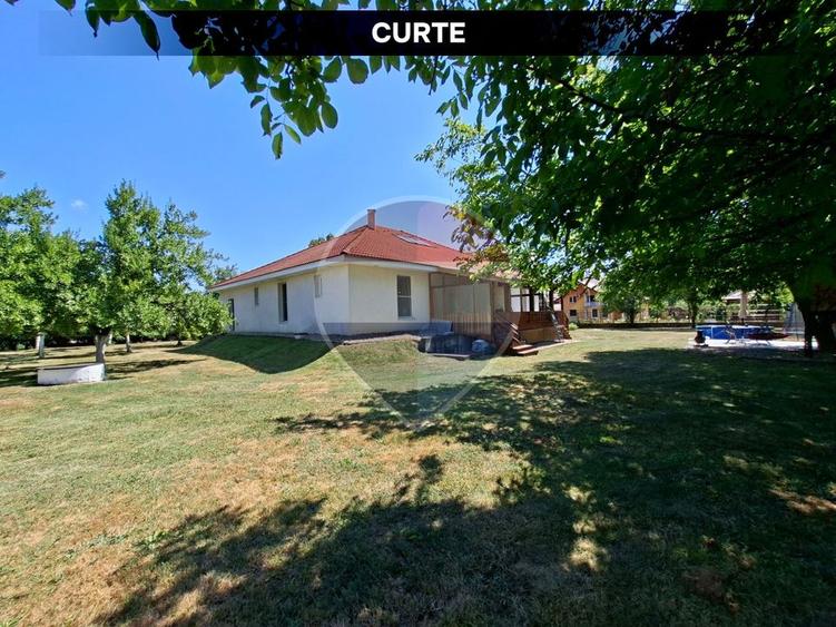 Casă individuală cu 5 camere cu Teren 2055 Mp în Central