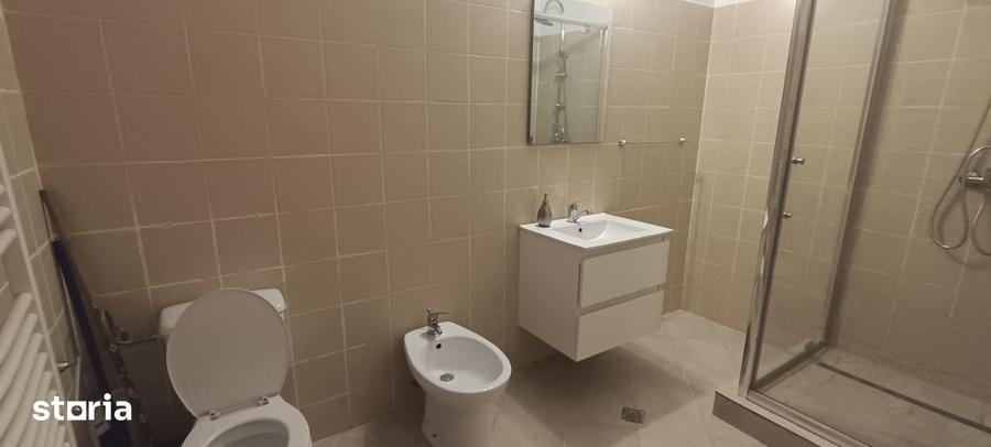 Garsonieră decomandată în Calea București