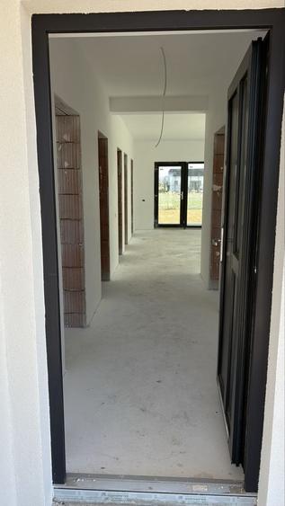 Casă cu 4 camere cu Teren 553 Mp în Sântandrei
