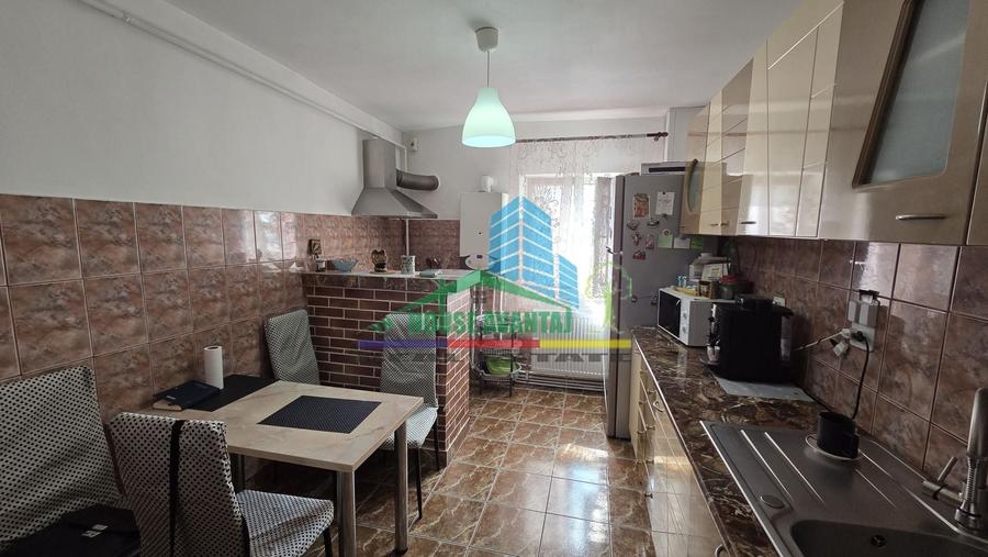 Apartament cu 3 camere decomandat, mobilat în Brăilei