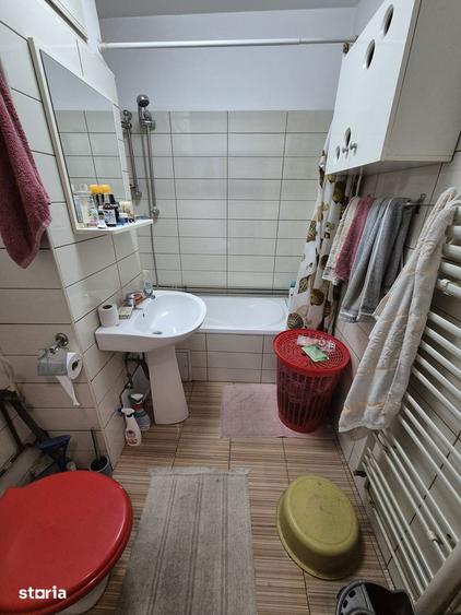 Apartament cu 3 camere decomandat în Grivița