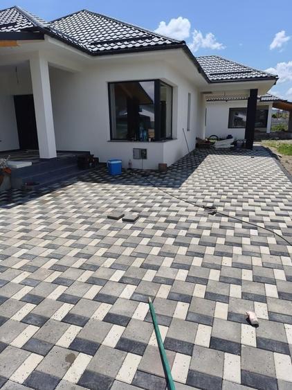 Casă cu 4 camere în Exterior Vest