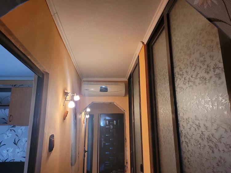 Apartament cu 3 camere decomandat în Calarași 4