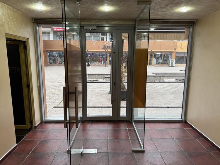 Spațiu comercial, de 170 mp, în Central