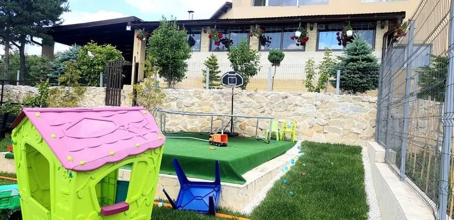 Casă individuală cu 4 camere cu Canalizare în Exterior Est