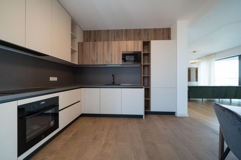 Apartament cu 4 camere decomandat, mobilat în Herăstrău