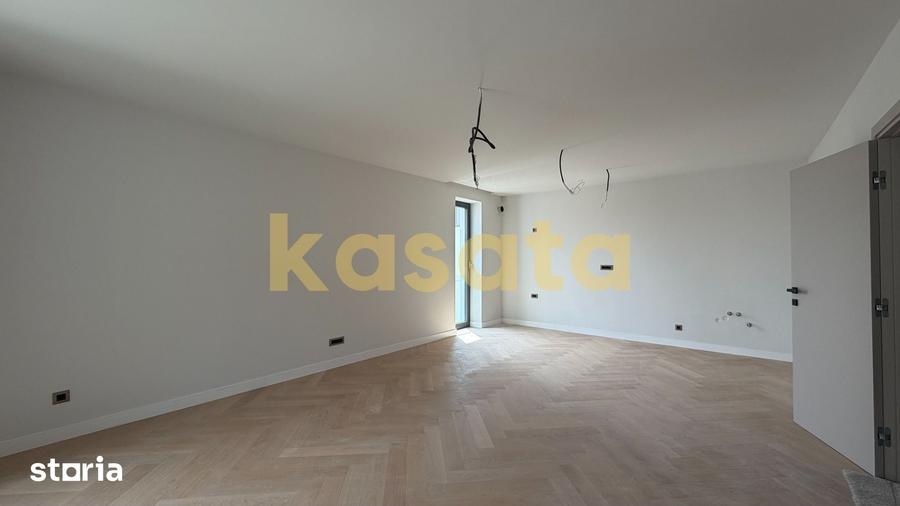 Apartament cu 4 camere în Tei