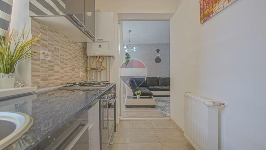 Apartament cu 2 camere semidecomandat, mobilat în Tractorul