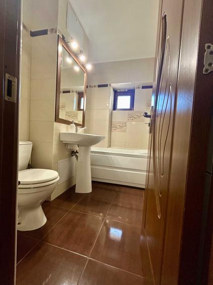 Apartament cu 3 camere decomandat în Păcurari