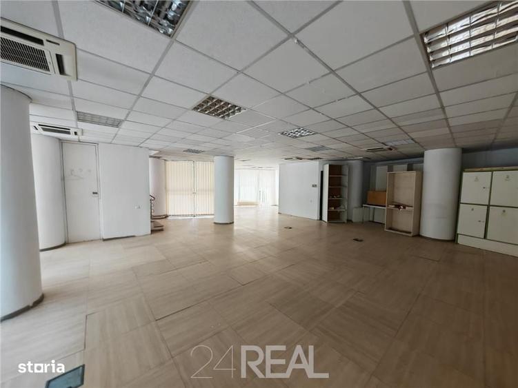 Spațiu comercial, de 1,100 mp, în Vitan