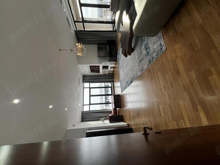 Apartament cu 5 camere decomandat, mobilat în Băneasa