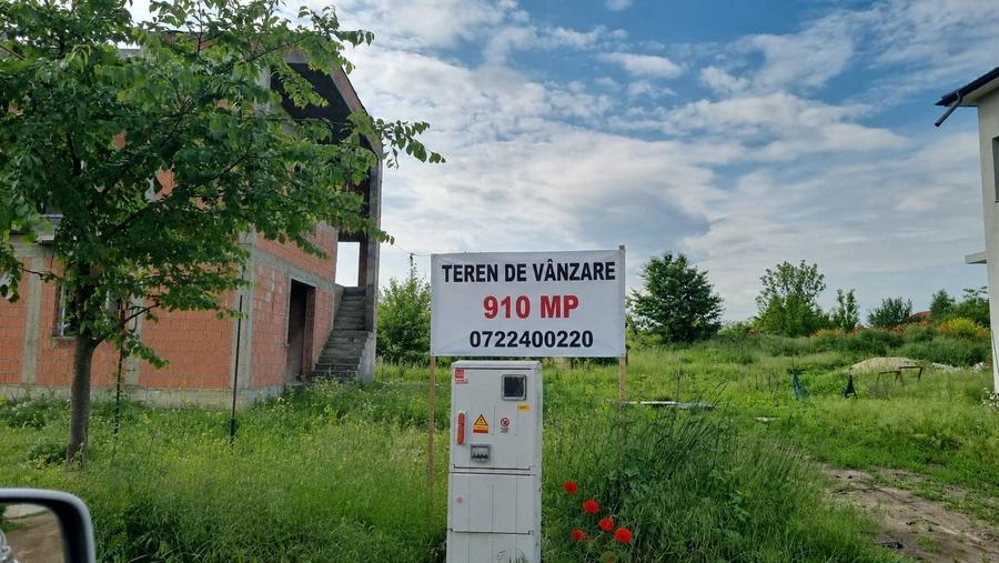 Teren Construcții intravilan de 910 mp, în Nord