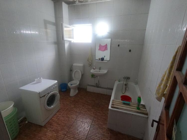Casă individuală cu 6 camere cu Canalizare în Daia