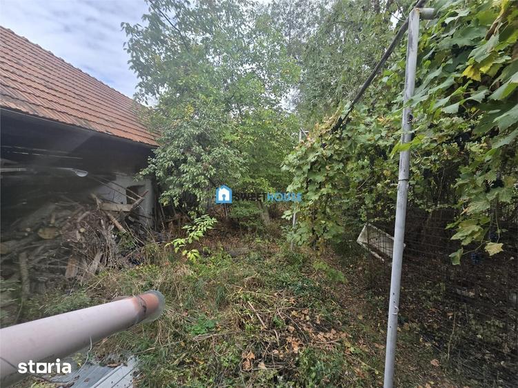 Casă cu 6 camere cu Teren 1600 Mp în Lisa
