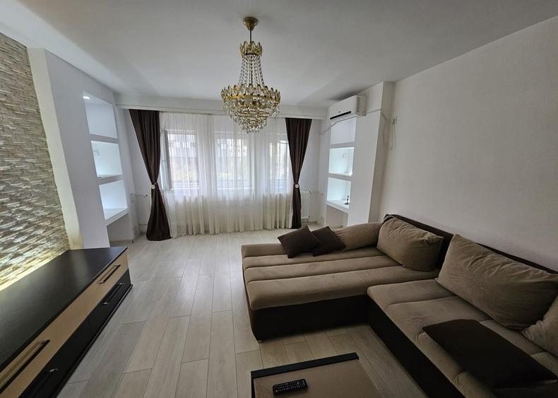 Apartament cu 3 camere decomandat, mobilat în Decebal