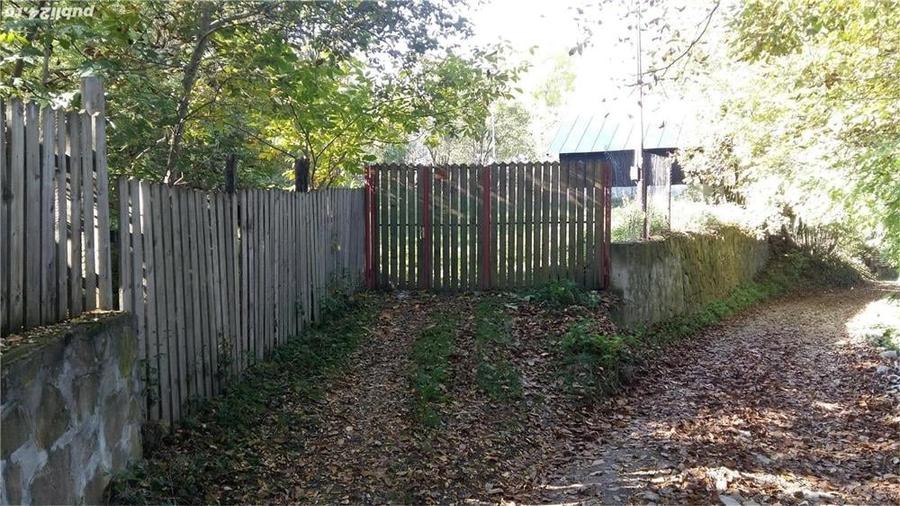 Teren de 2280 mp, în Cerașu
